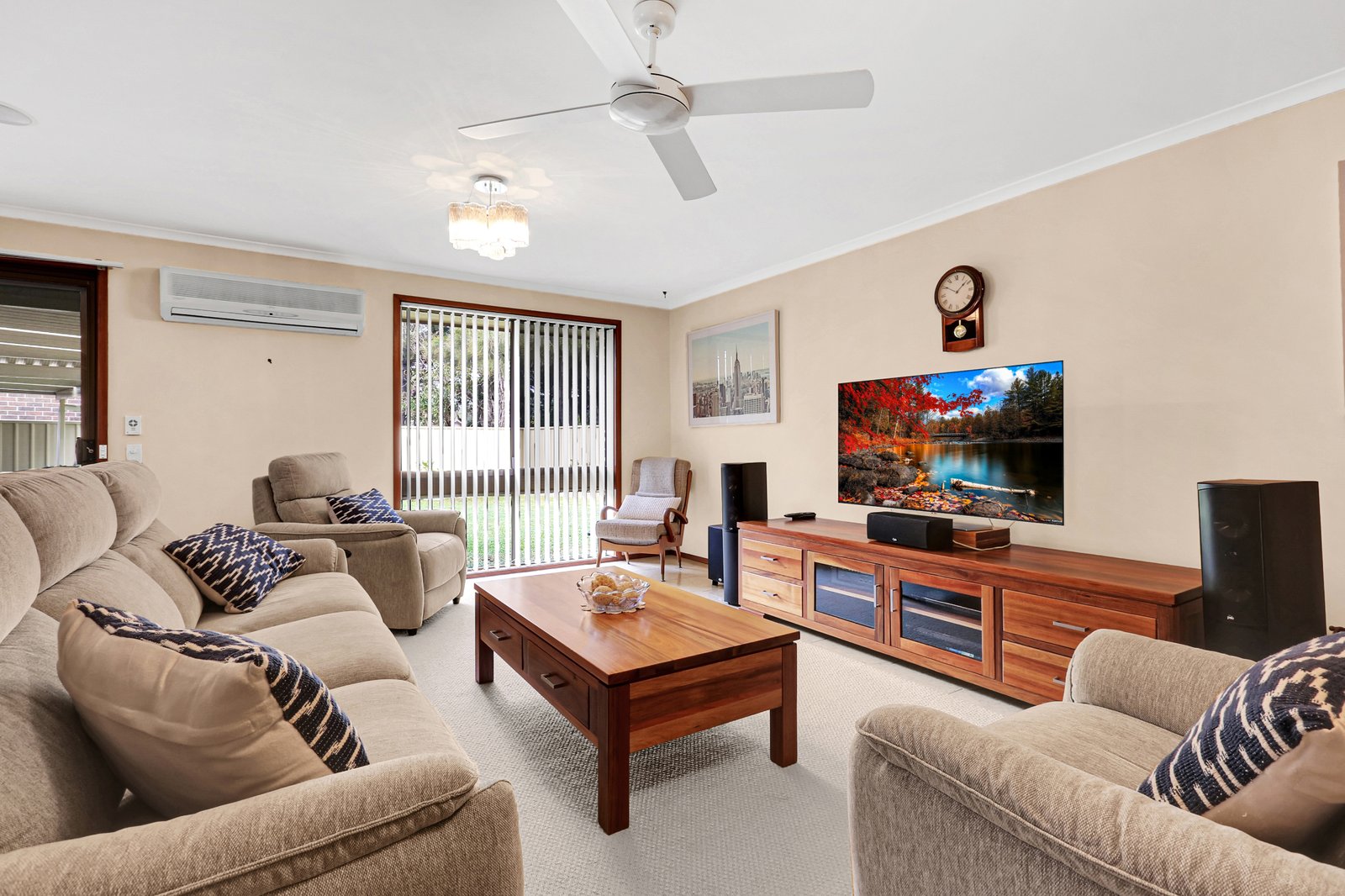 12 Anthea Place AVONDALE 3