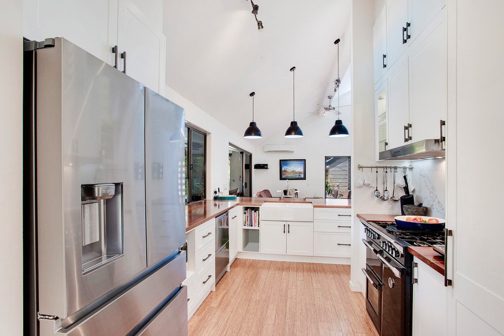 12 Anthony Drive BURLEIGH WATERS 5