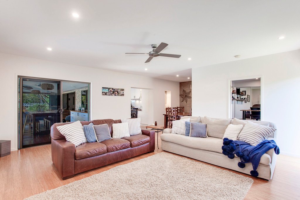 12 Anthony Drive BURLEIGH WATERS 10