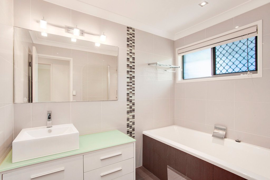 12 Anthony Drive BURLEIGH WATERS 11