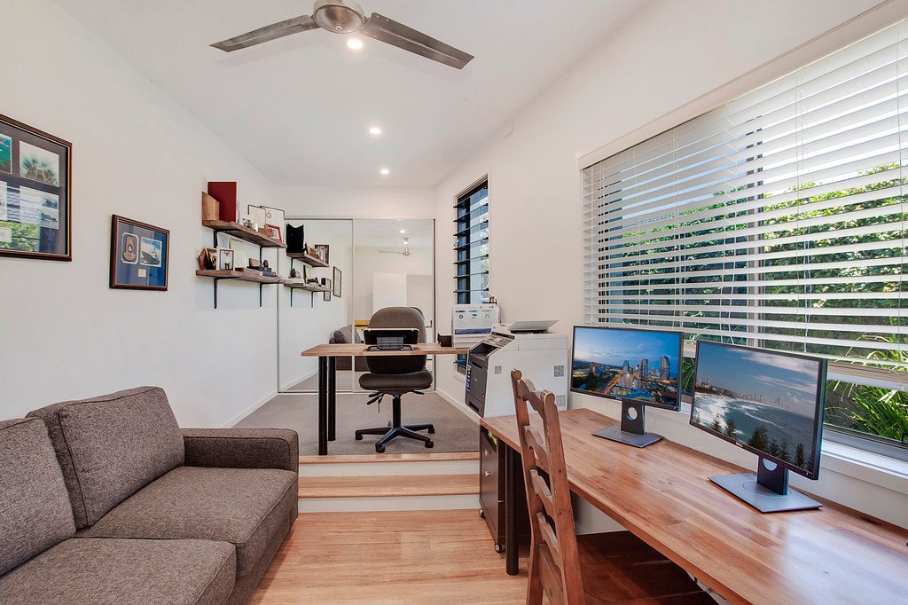 12 Anthony Drive BURLEIGH WATERS 16