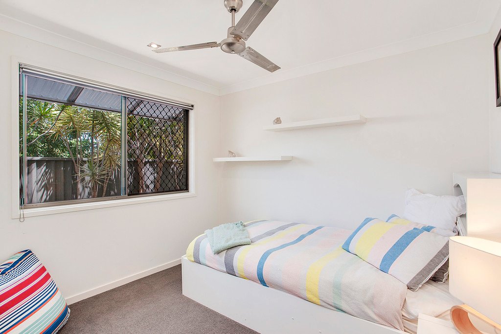 12 Anthony Drive BURLEIGH WATERS 17