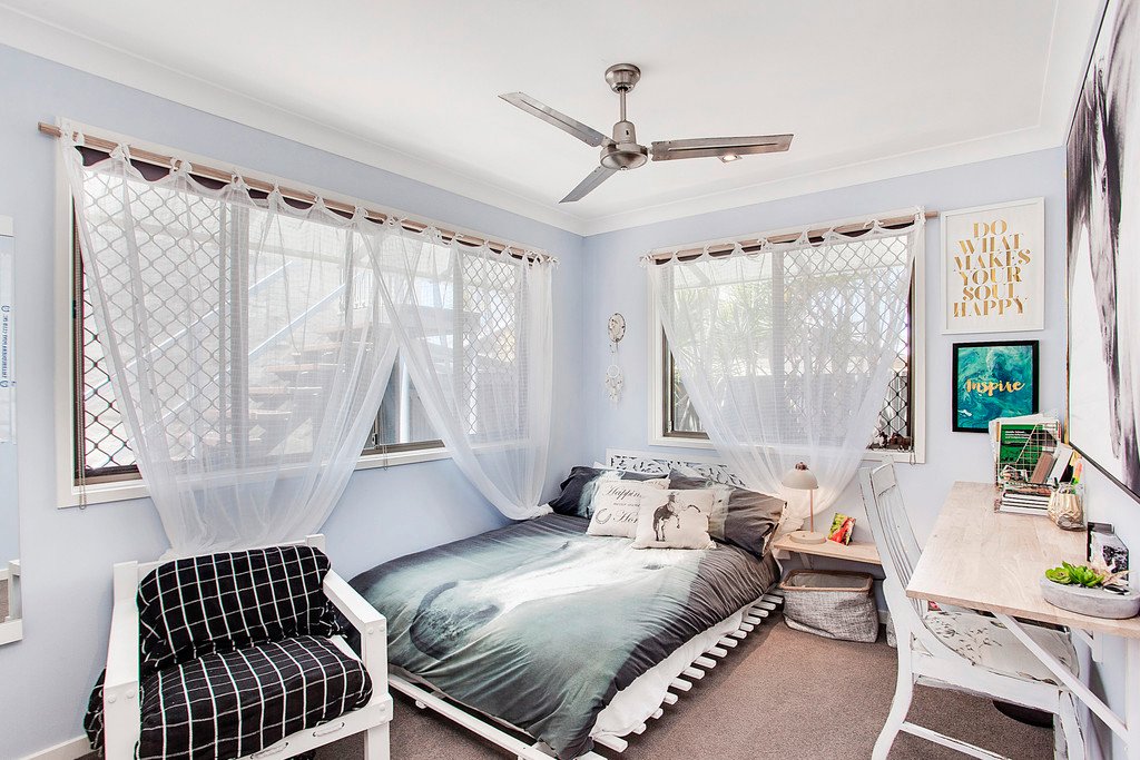 12 Anthony Drive BURLEIGH WATERS 18