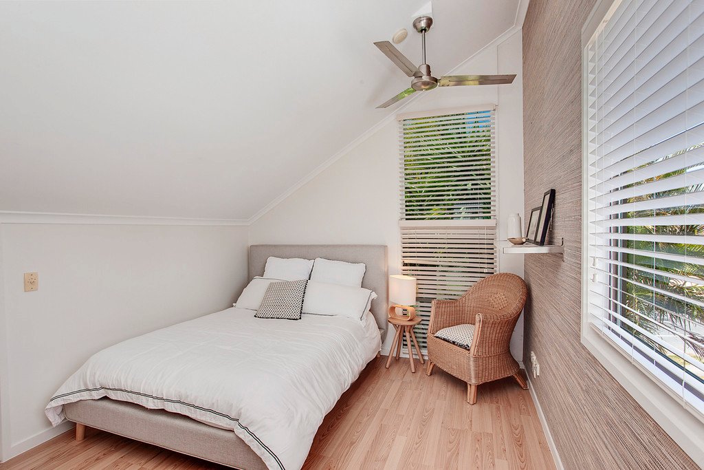 12 Anthony Drive BURLEIGH WATERS 19