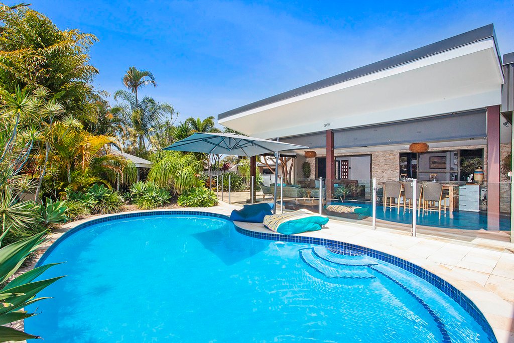 12 Anthony Drive BURLEIGH WATERS 20