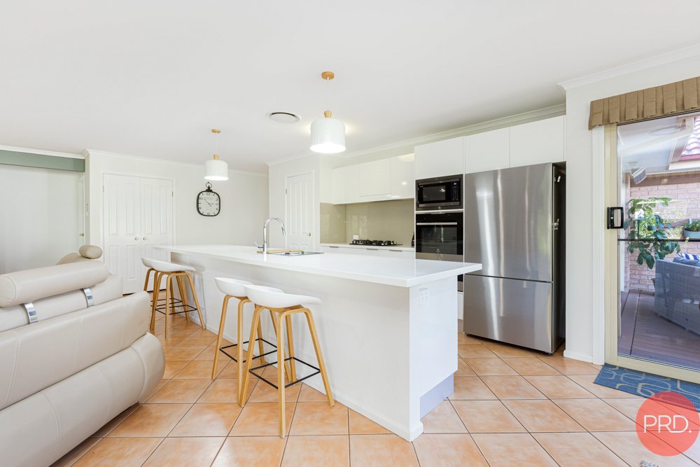 12 Appletree Avenue ABERGLASSLYN 8