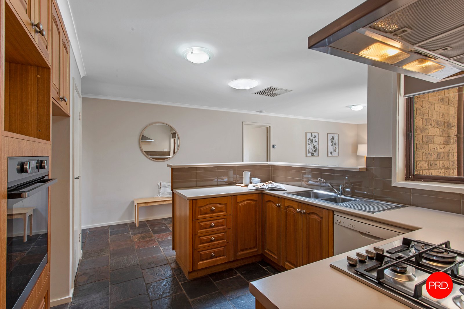 12 Aviary Court STRATHDALE 8