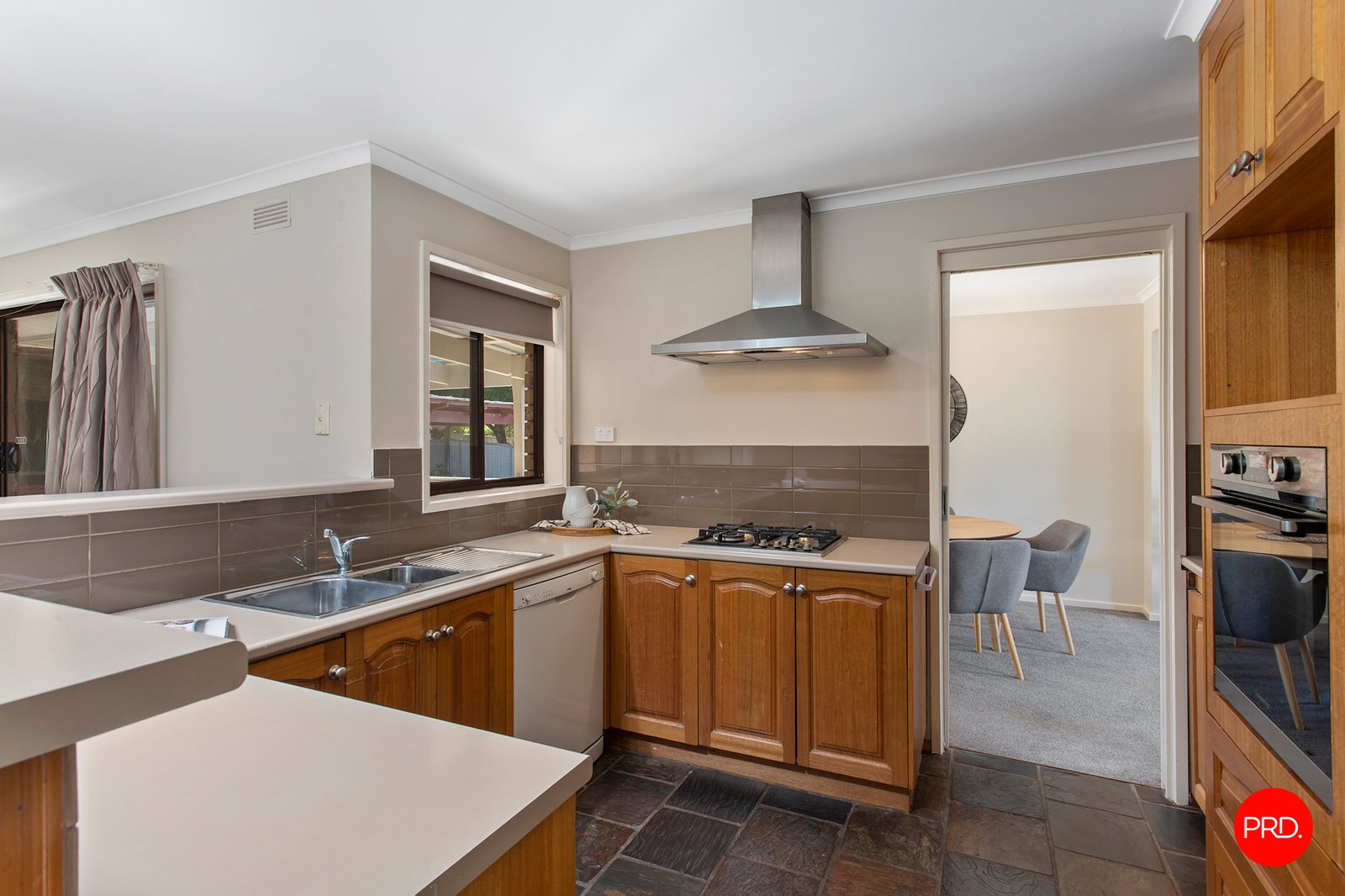 12 Aviary Court STRATHDALE 9