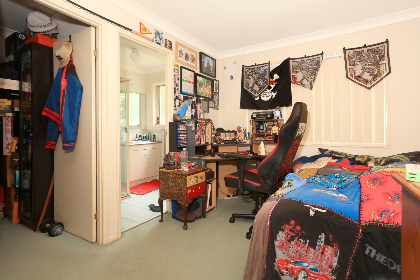 12 Balmain Street VARSITY LAKES 9
