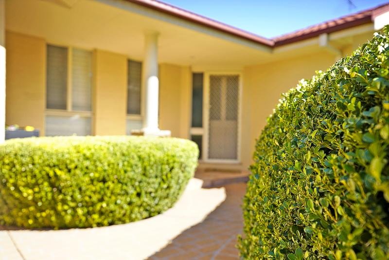 12 Balmoral Drive CAMBRIDGE PARK 2