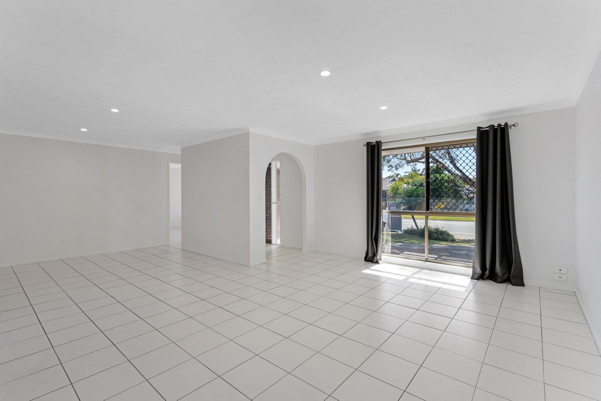 12 Barrier Reef Drive Mermaid Waters 4