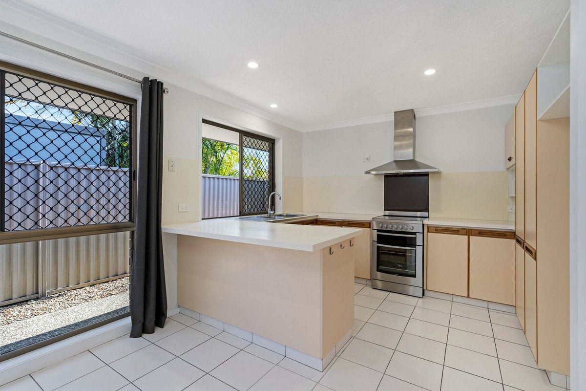 12 Barrier Reef Drive Mermaid Waters 6