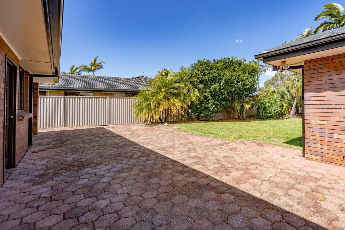 12 Barrier Reef Drive Mermaid Waters 9