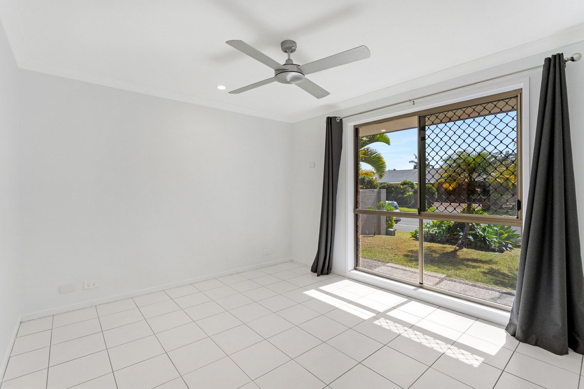 12 Barrier Reef Drive Mermaid Waters 10