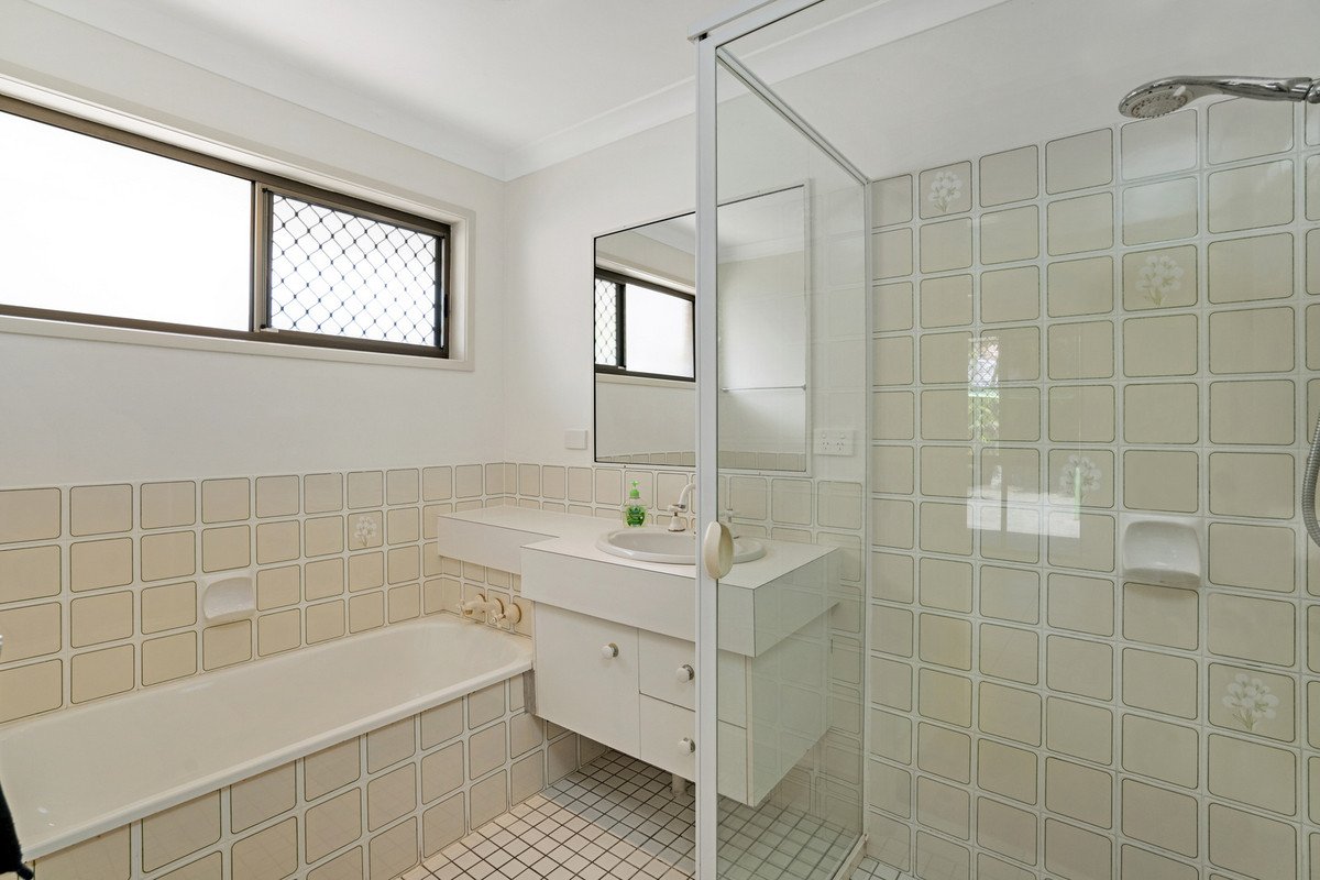 12 Barrier Reef Drive Mermaid Waters 13