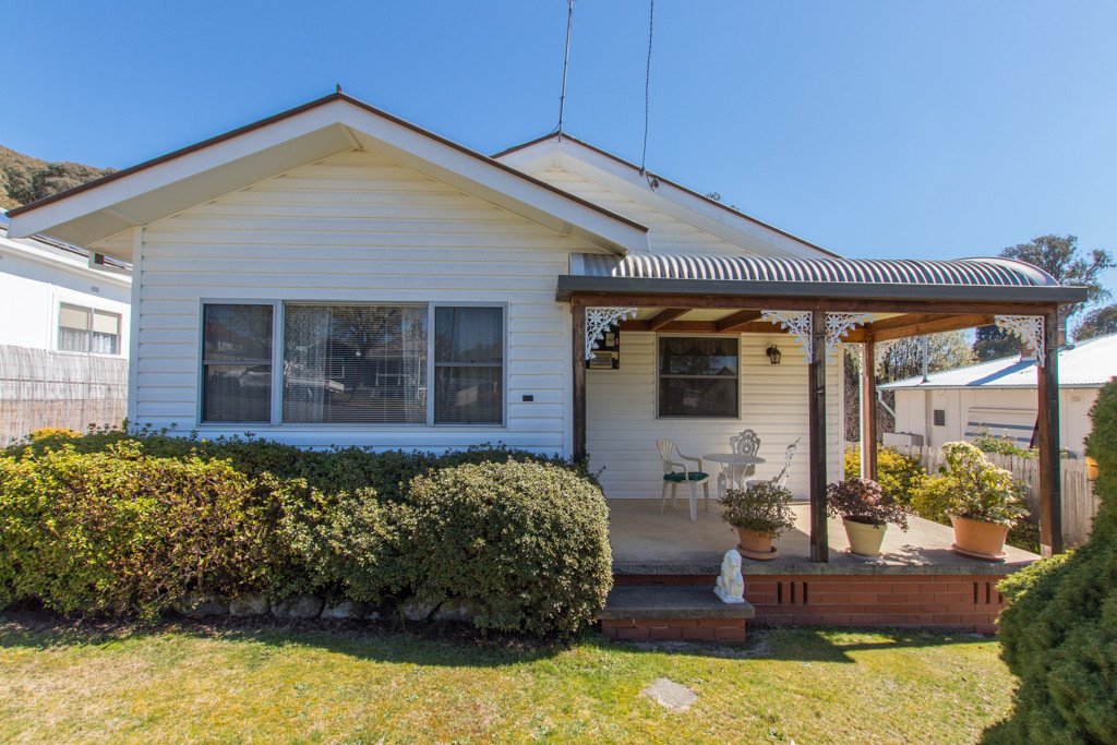 12 Batlow Avenue BATLOW 1