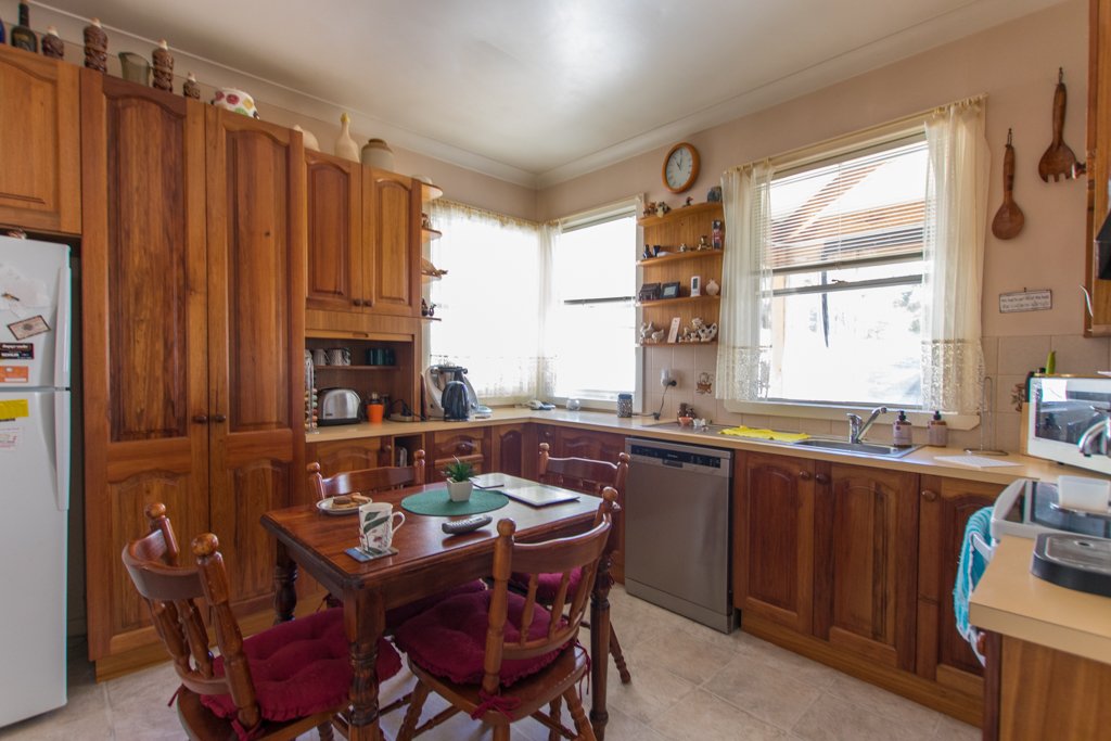 12 Batlow Avenue BATLOW 11