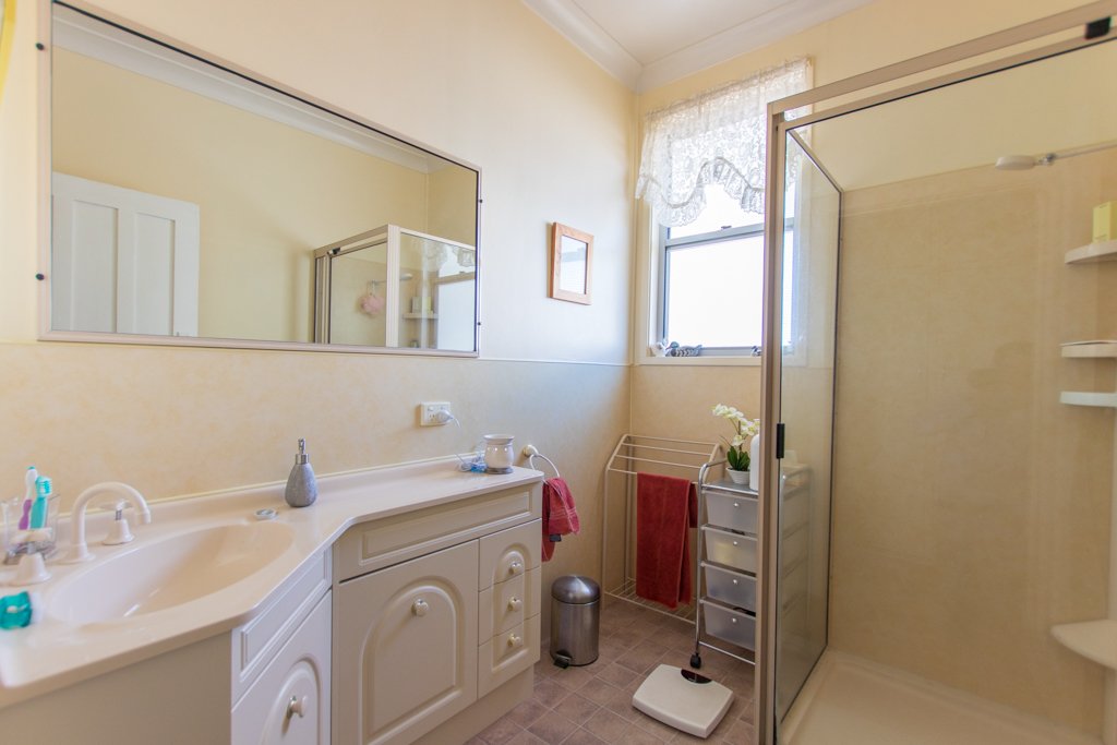 12 Batlow Avenue BATLOW 12