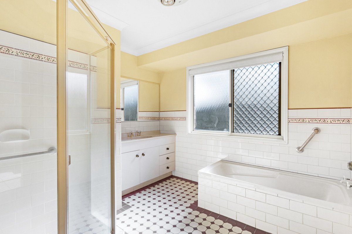 12 Baumea Court Elanora 12