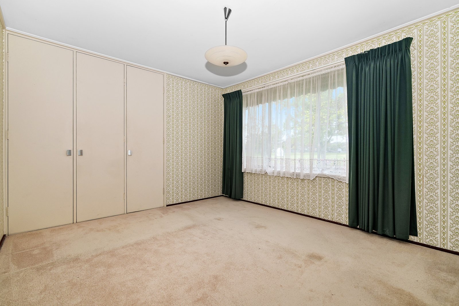 Real Estate and Property in 12 Belar Avenue, Frankston, VIC