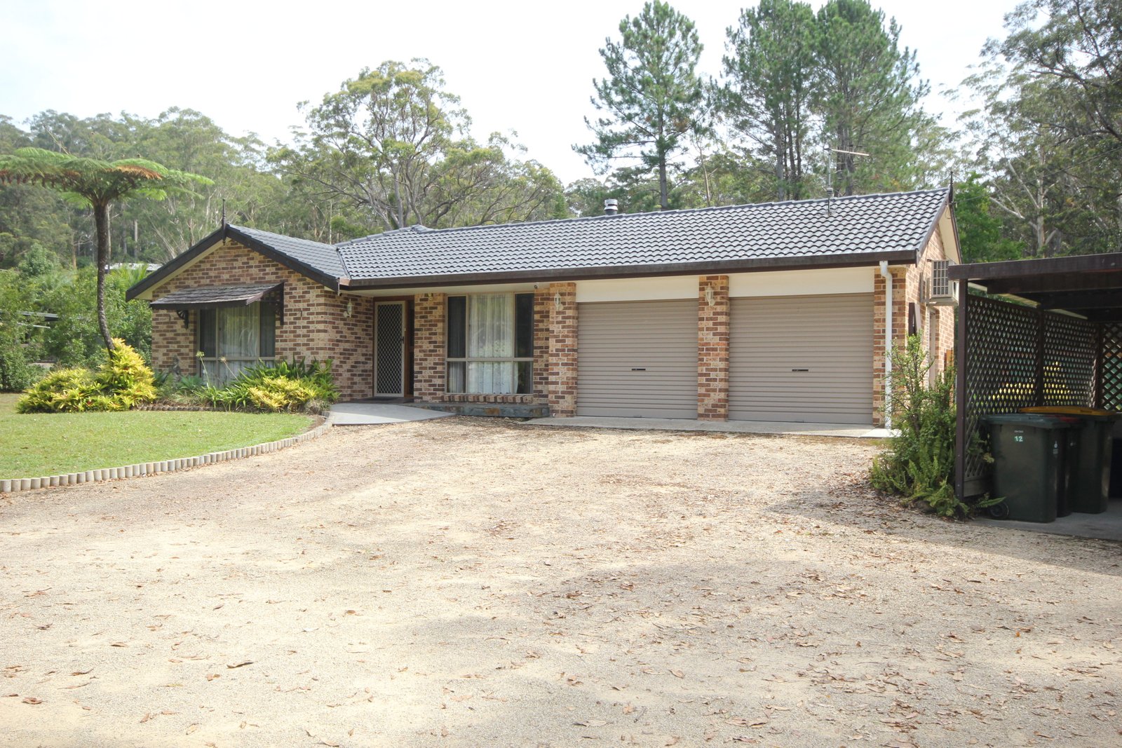 12 Benaroon Drive KENDALL 1