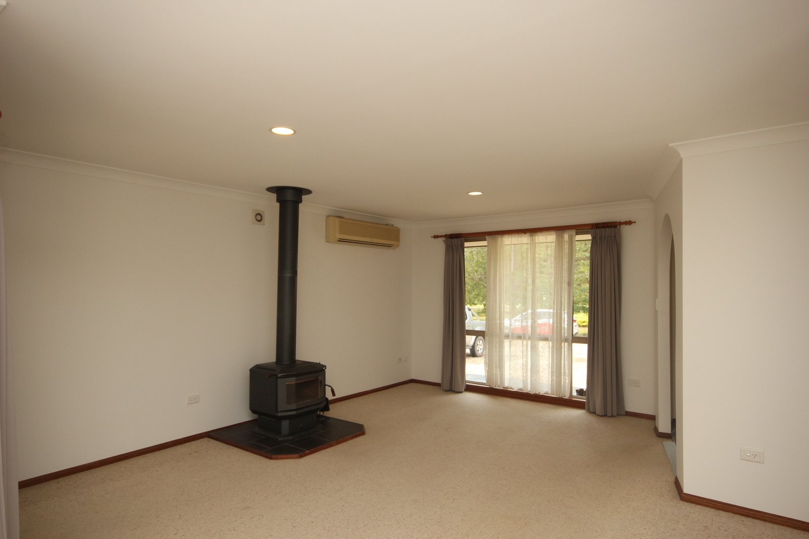 12 Benaroon Drive KENDALL 2