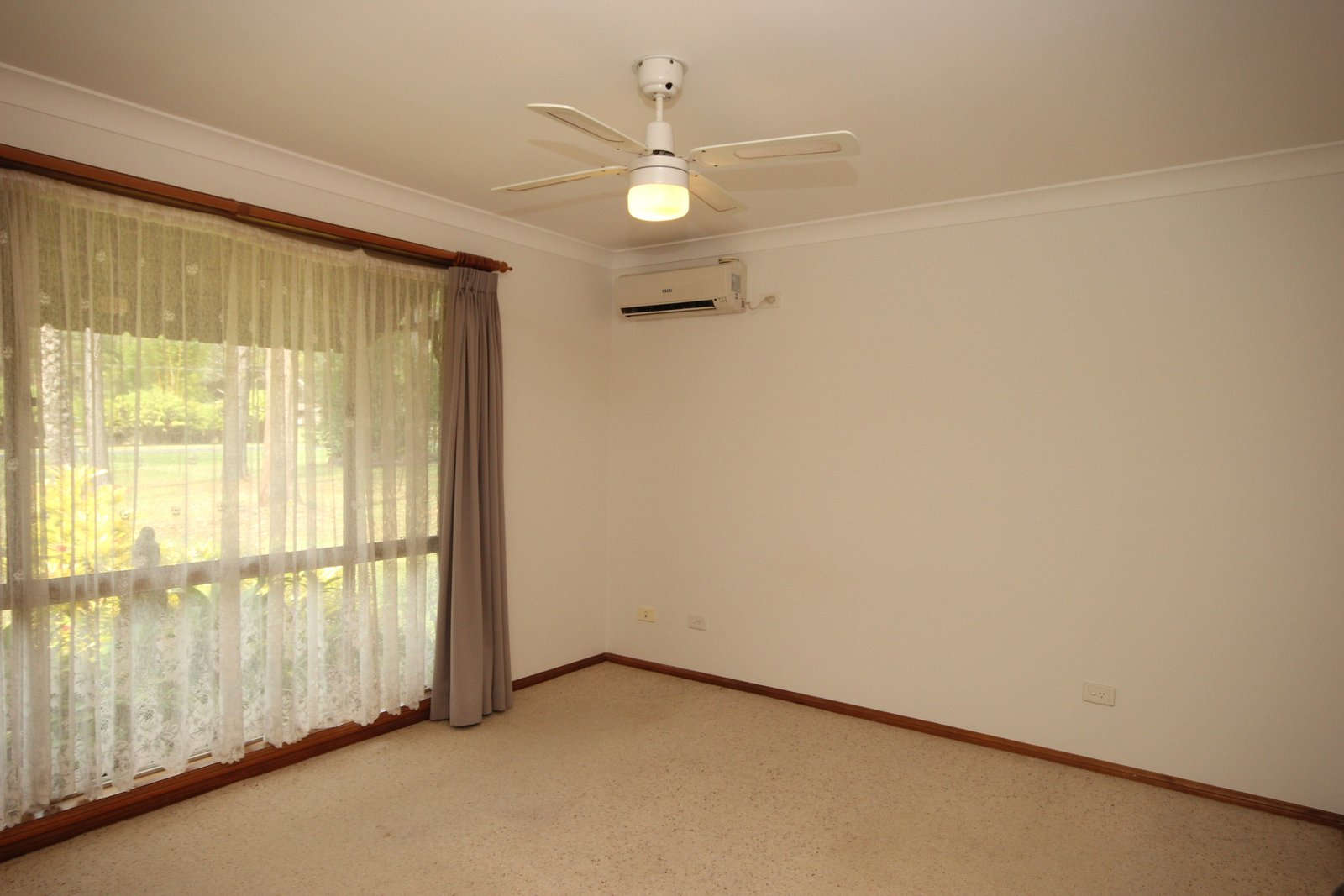 12 Benaroon Drive KENDALL 3