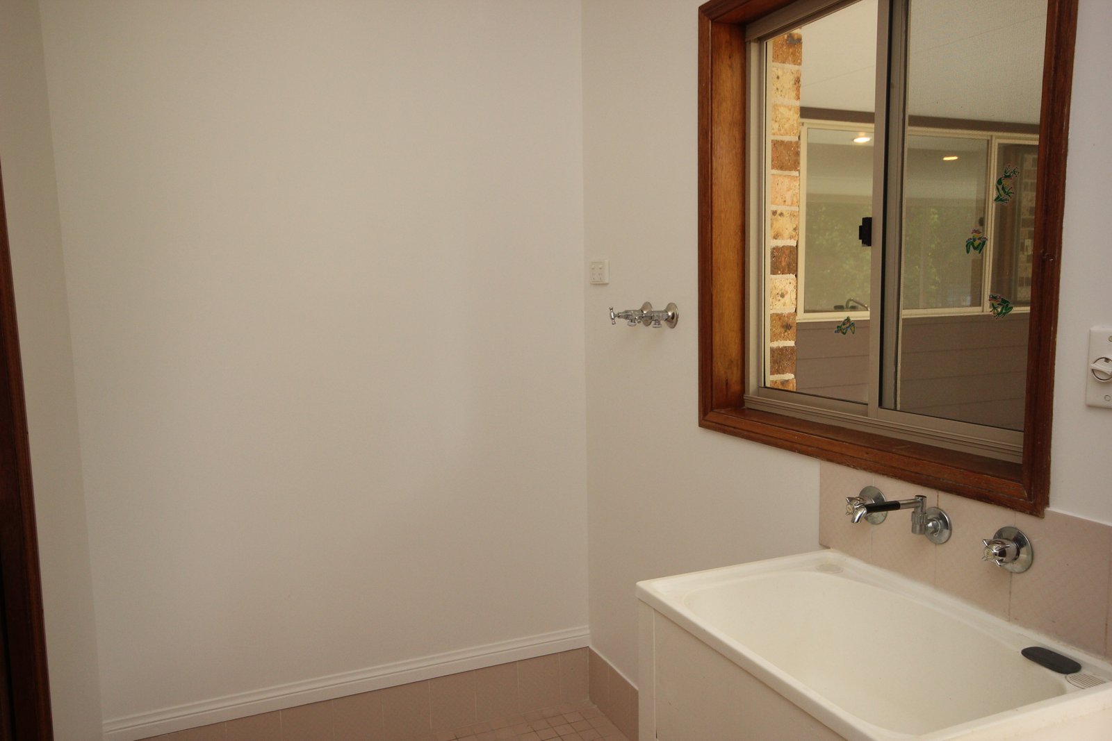 12 Benaroon Drive KENDALL 14