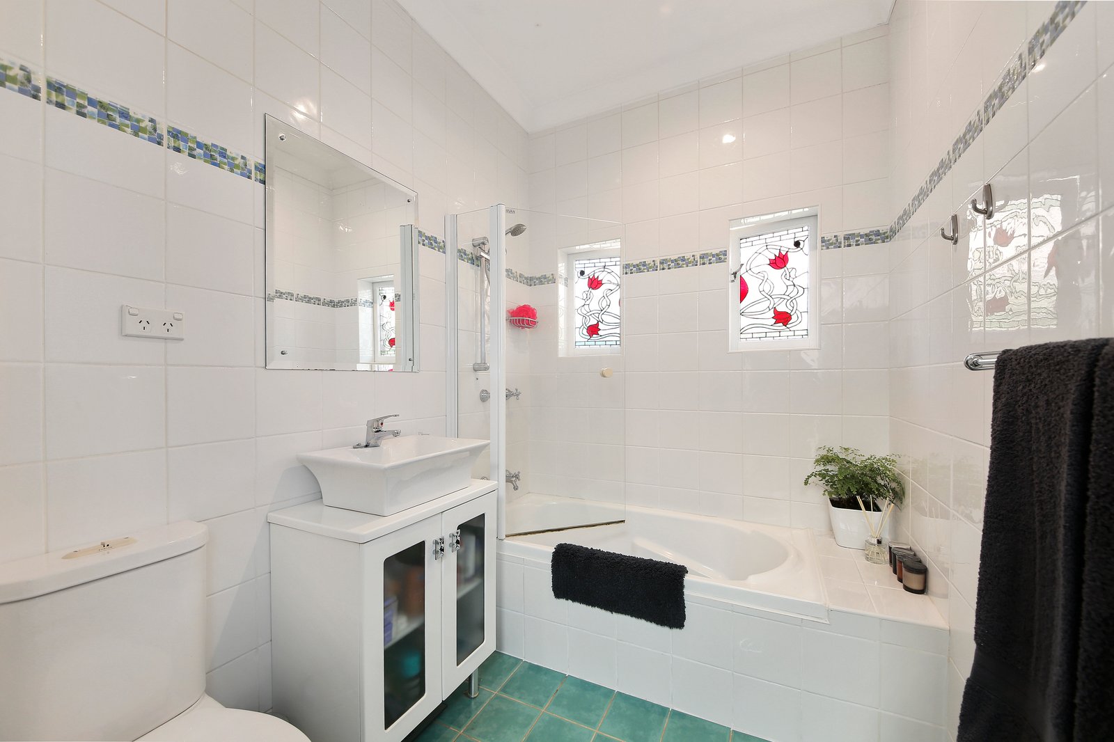 12 Bernard Avenue BARDWELL PARK 10