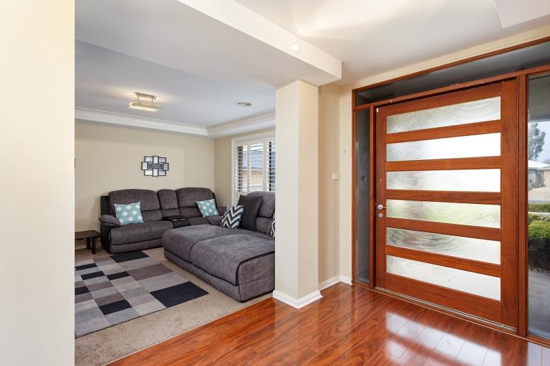 12 Birri Place GLENFIELD PARK 2