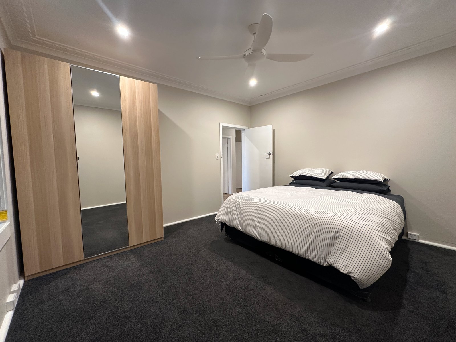 12 Blowering Road TUMUT 8