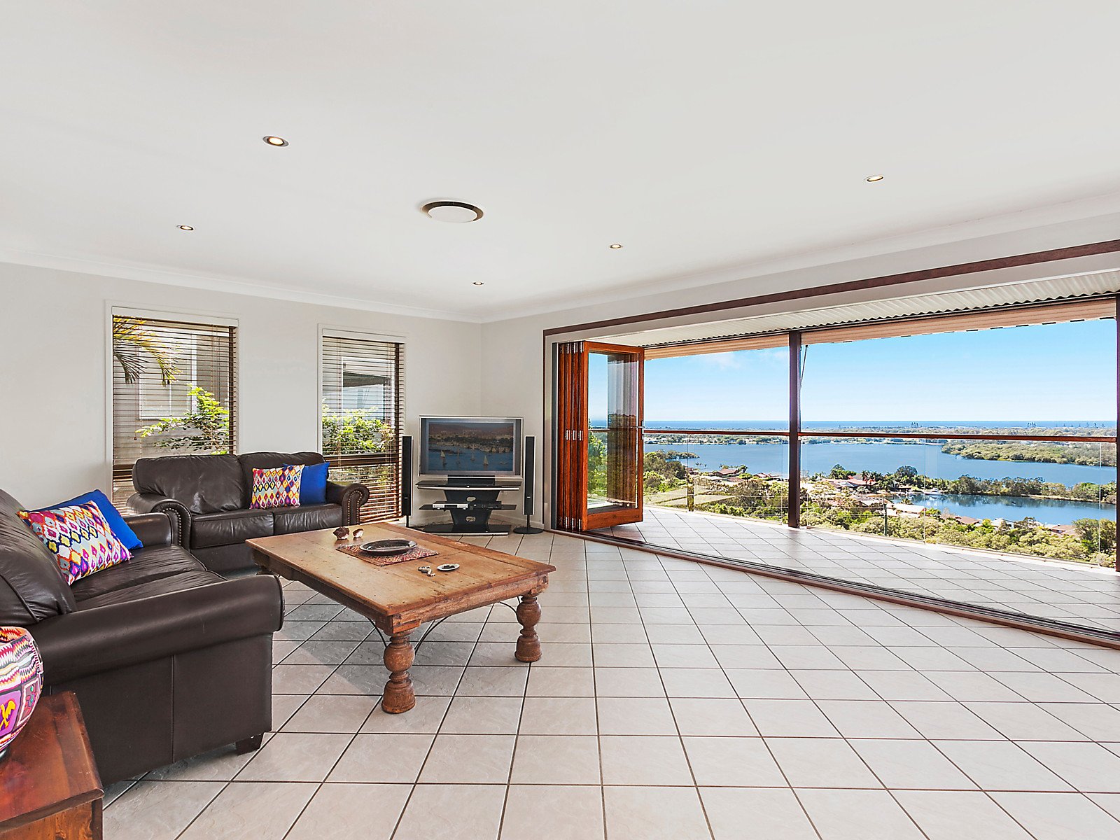 12 Blue Haze Crescent BANORA POINT 2