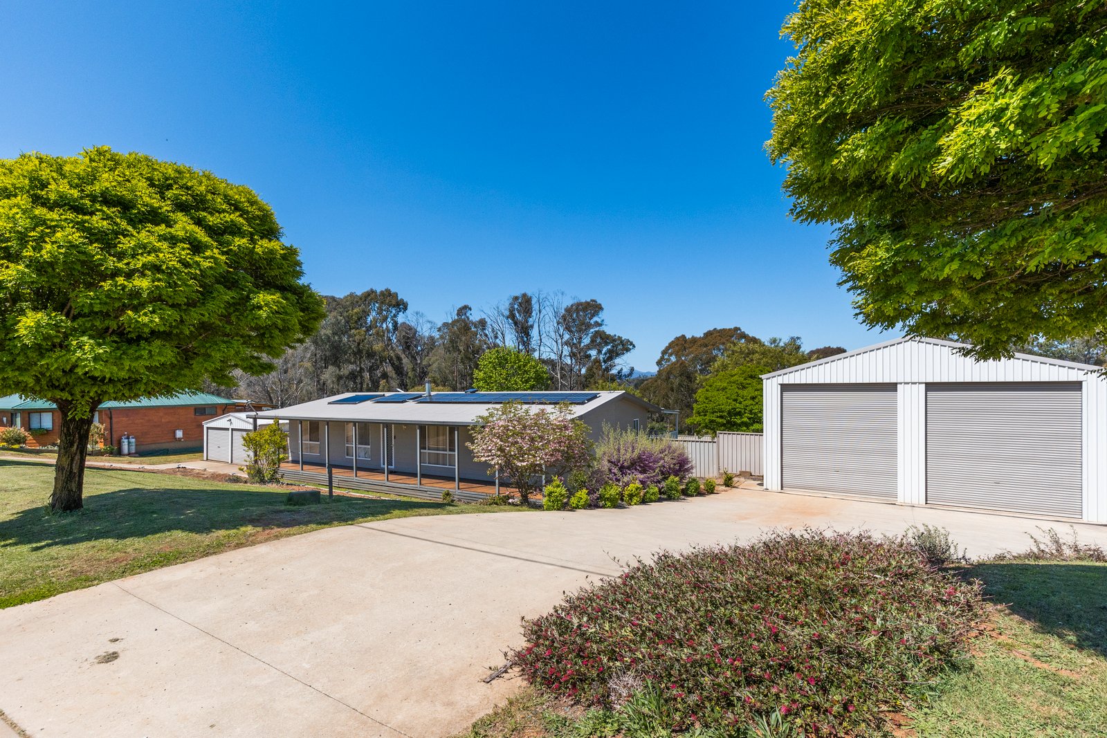 12 Bonza Crescent BATLOW 2