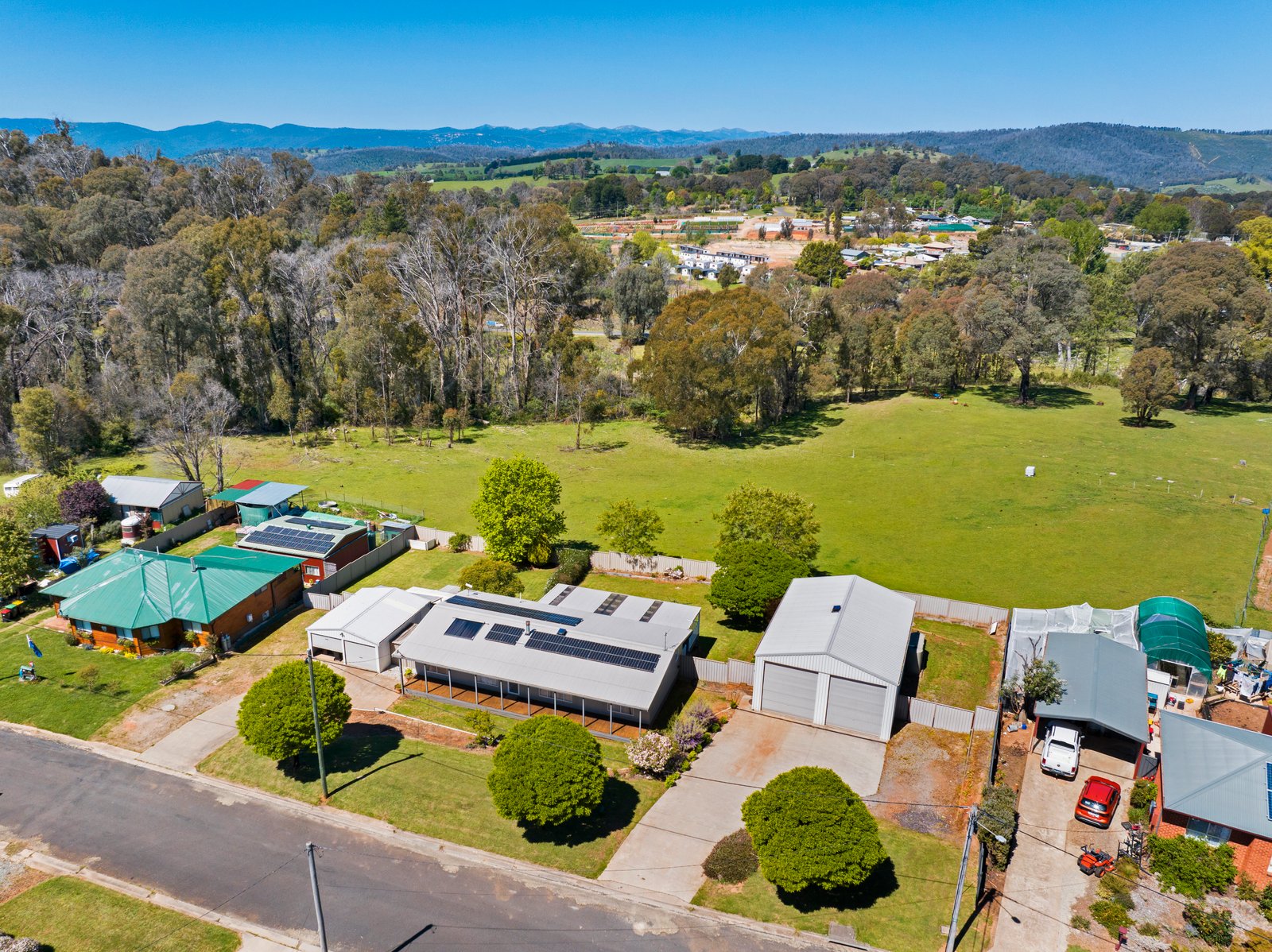 12 Bonza Crescent BATLOW 20