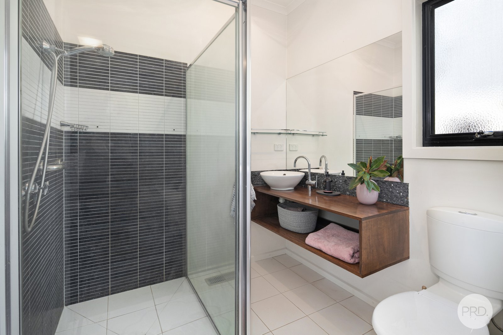 12 Brooksbank Court BLACK HILL 9