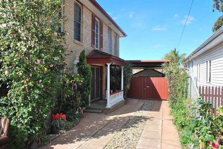 12 Bruce Ave  PANANIA 2