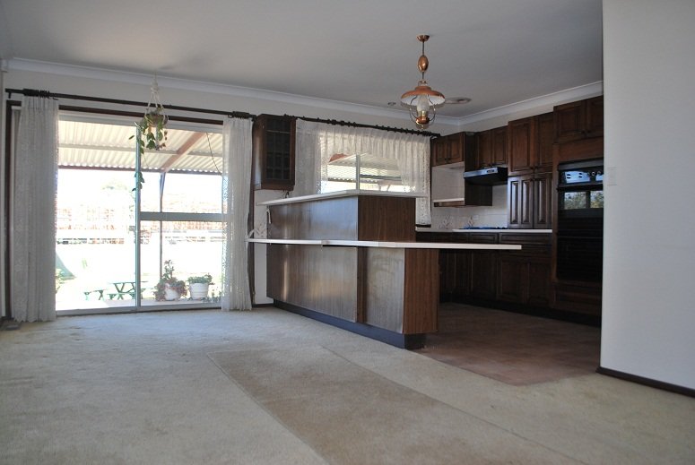 12 Bruce Ave  PANANIA 4