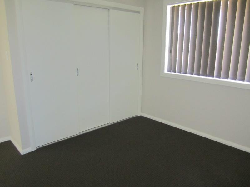 12 Brushbox Grove TAMWORTH 4