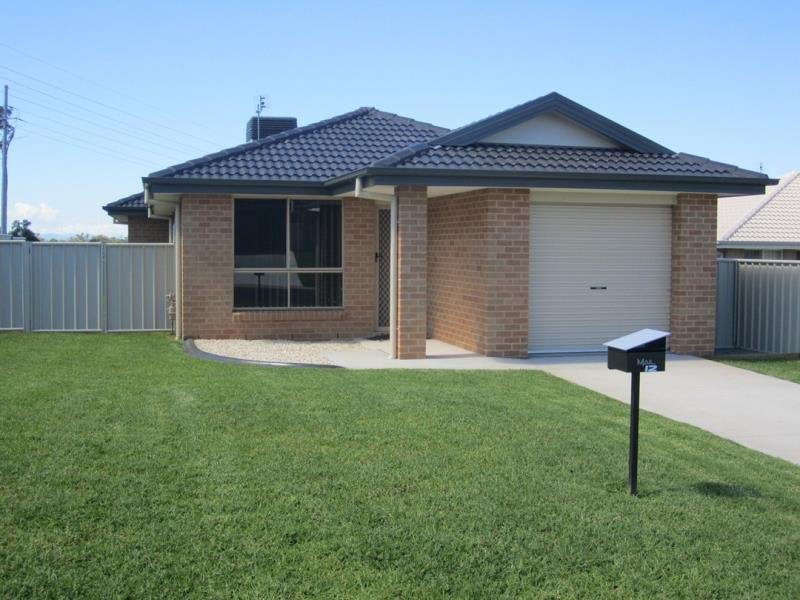 12 Brushbox Grove TAMWORTH 1