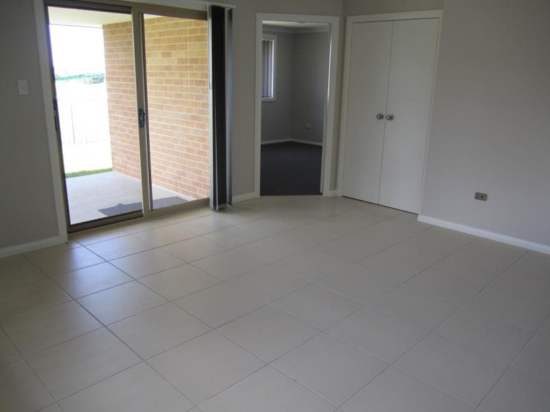 12 Brushbox Grove TAMWORTH 3