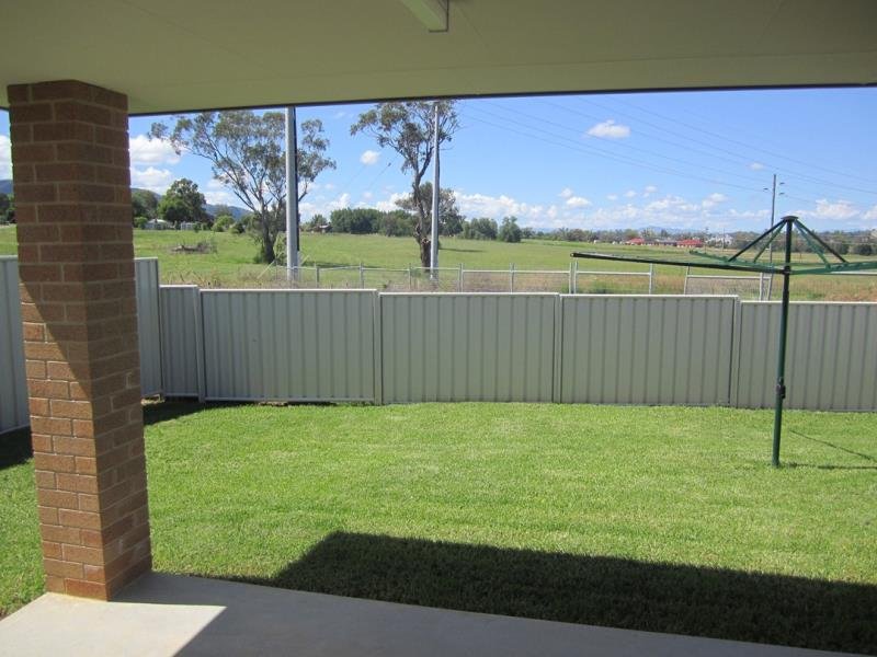 12 Brushbox Grove TAMWORTH 6