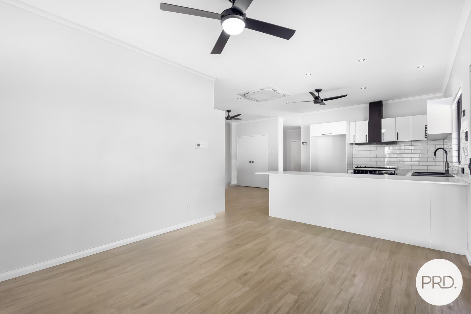 12 Buchanan Circuit BAYNTON 14