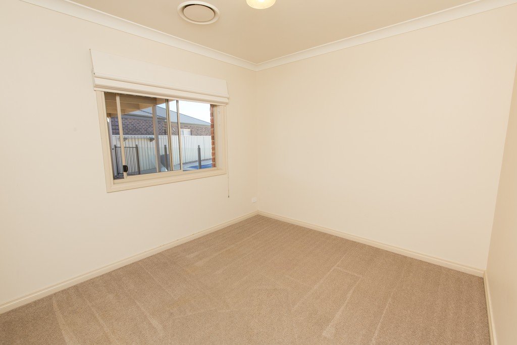 12 Burdekin Court RED CLIFFS 11