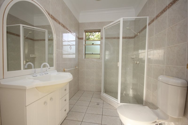 12 Burlington Street MONTEREY 4