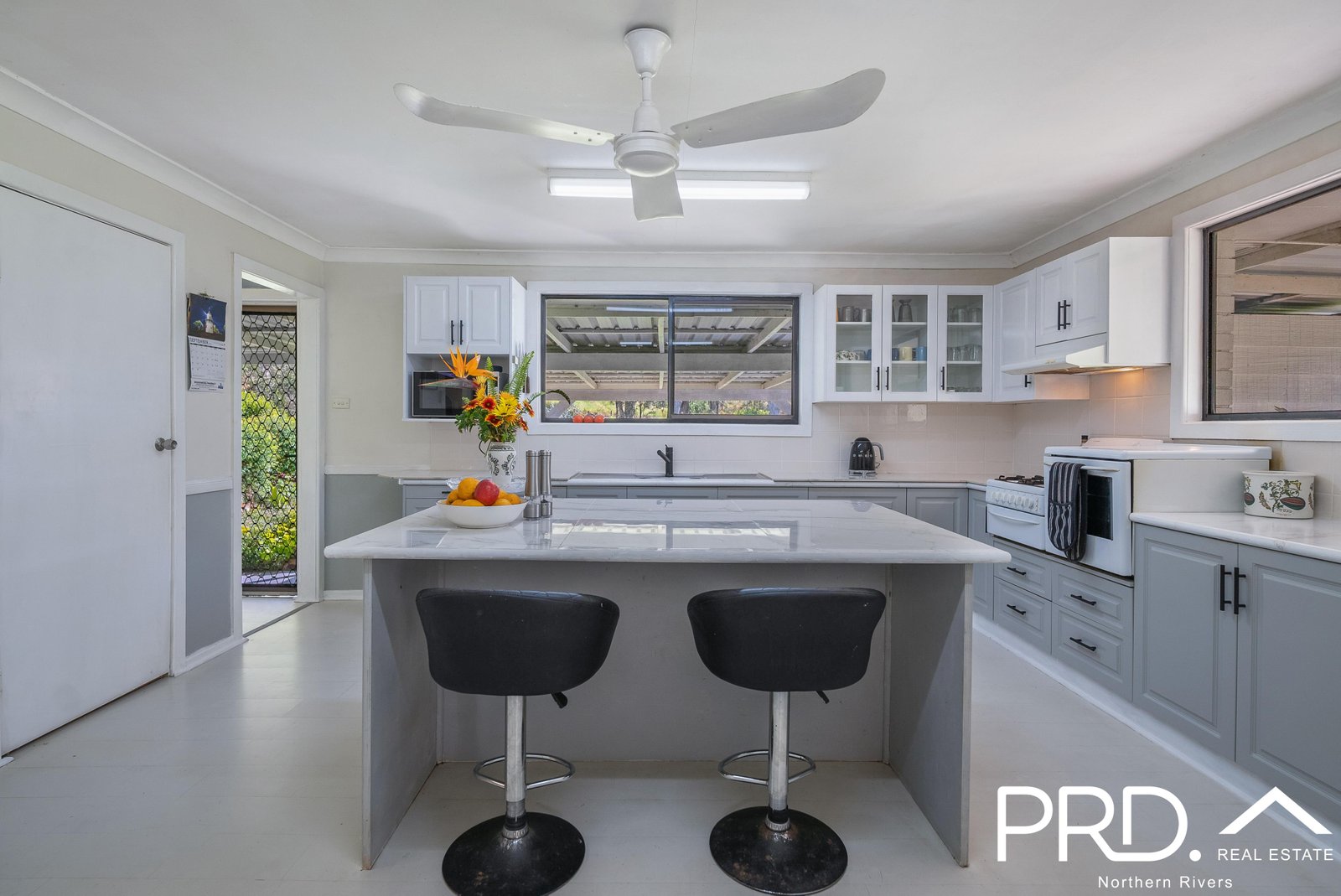 12 Burnetts Lane DAIRY FLAT 13