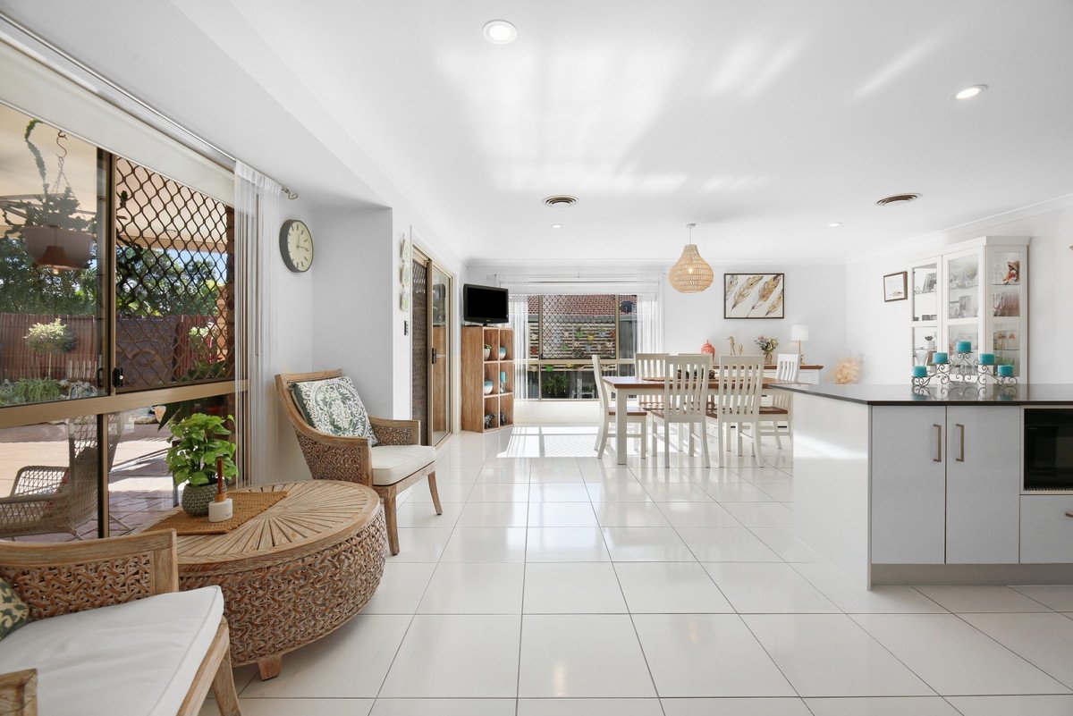 12 Bushlark Street VARSITY LAKES 7