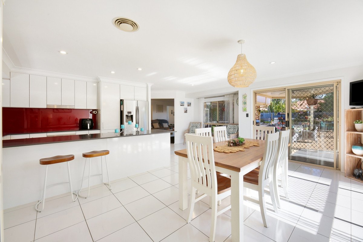 12 Bushlark Street VARSITY LAKES 11