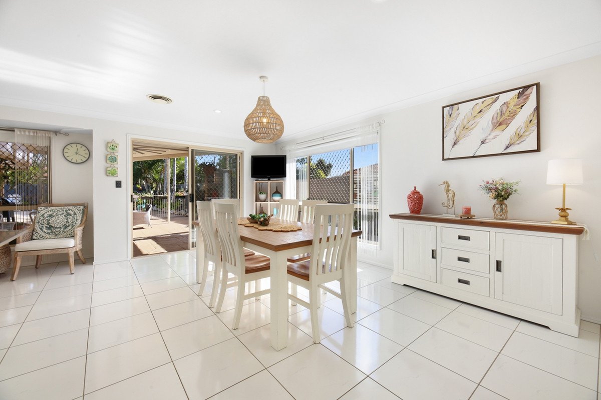 12 Bushlark Street VARSITY LAKES 12