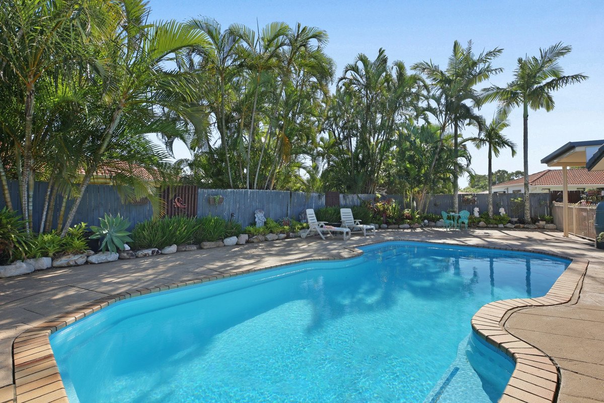 12 Bushlark Street VARSITY LAKES 15