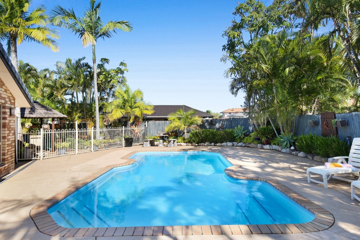 12 Bushlark Street VARSITY LAKES 16